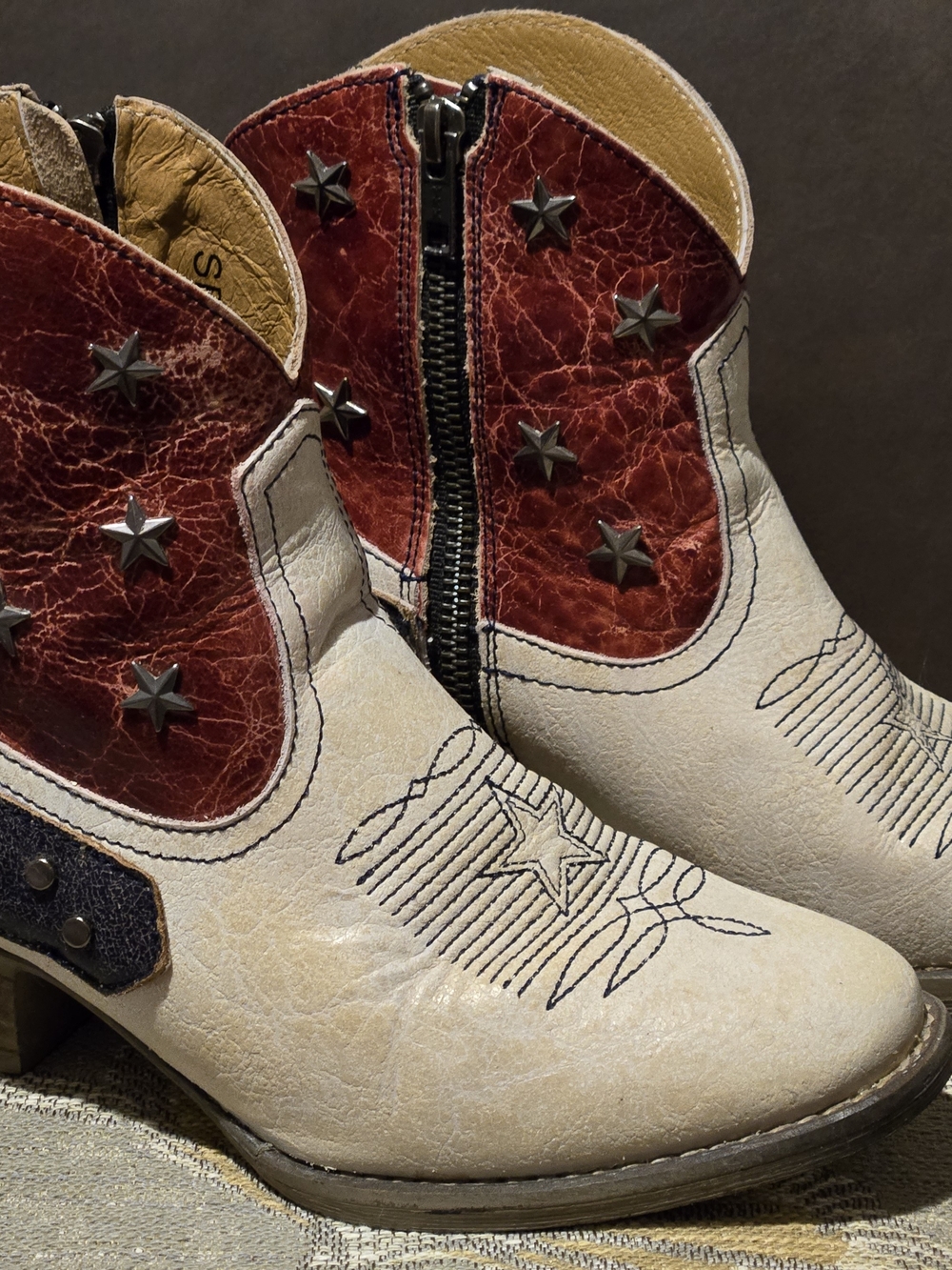Vintage Star-Stud Western Ankle Boots in Cream Red & Navy